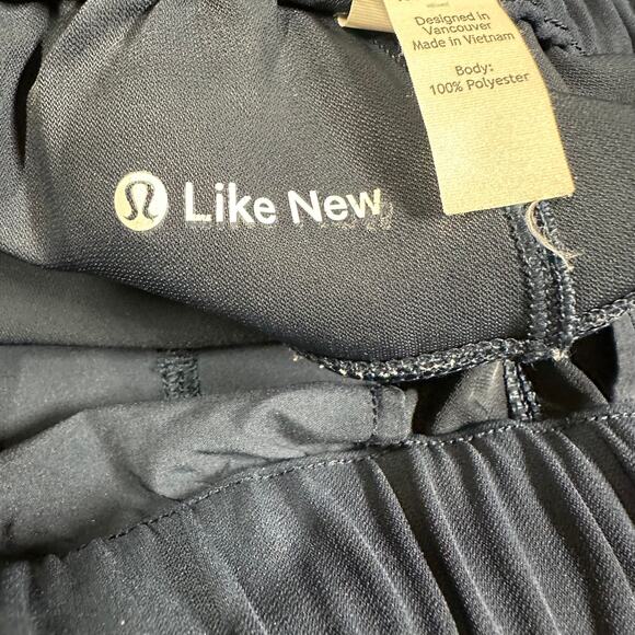 Lululemon On The Fly Crop Woven 23" True Navy Women's Size 4 Excellent Condition - Picture 8 of 12